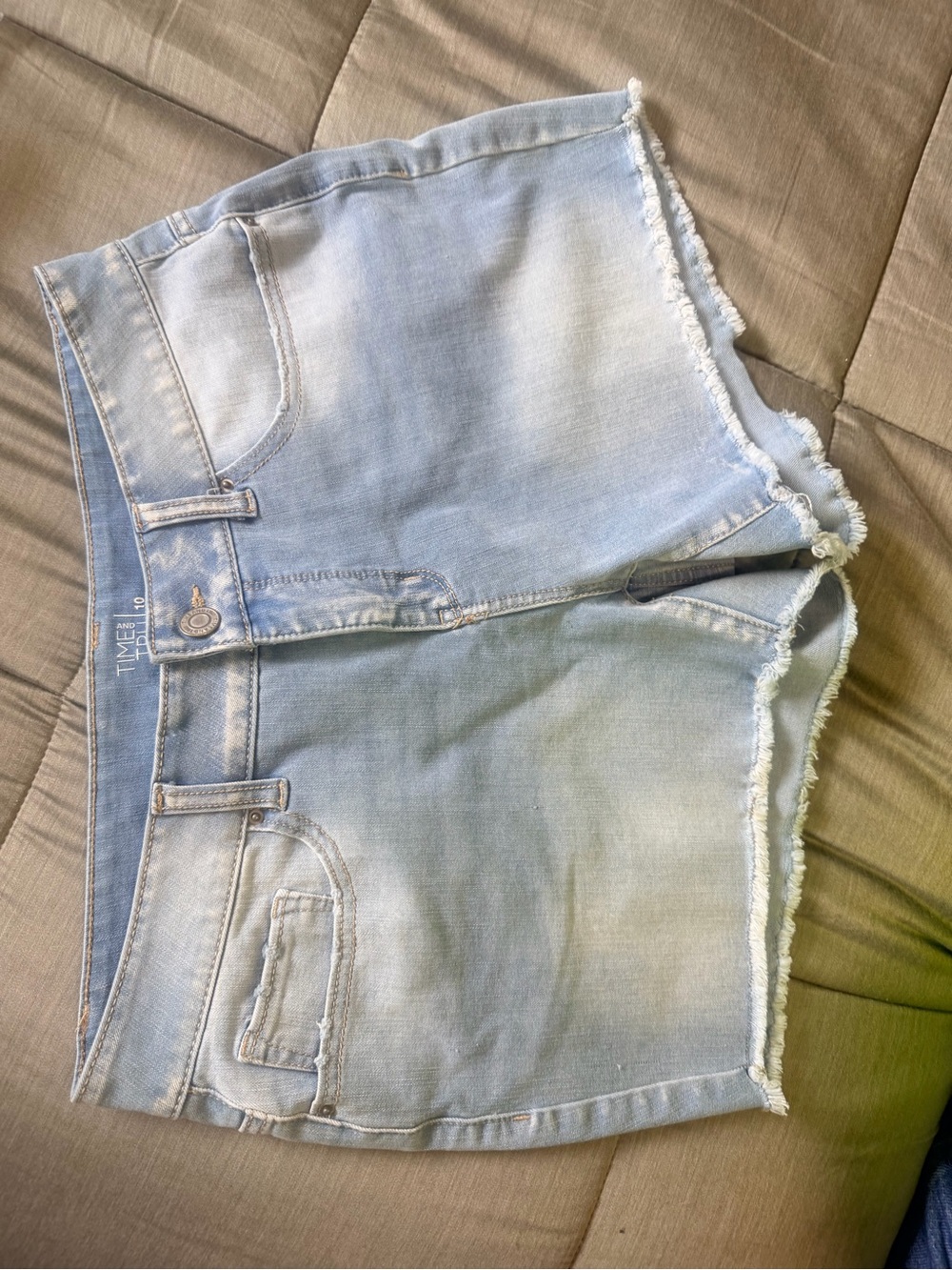 Time and Tru Light Blue Mid-Rise Denim Shorts Size 10                #5